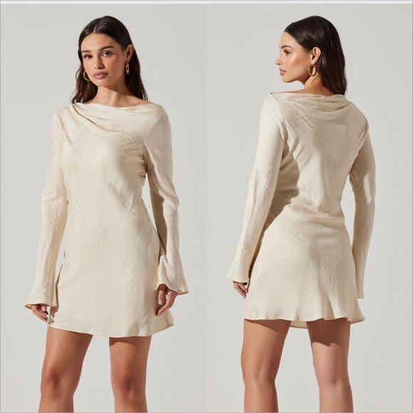 Astr The Label Sakari Bell Sleeve Mini Dress Size XL Cream Special Occasion - Picture 1 of 9